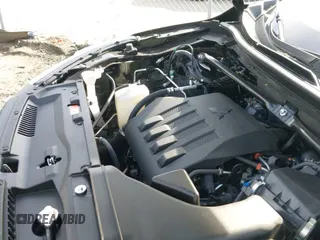 ✅ 2024 Mitsubishi Eclipse Cross SE • VIN: JA4ATWAA0RZ028714 • Lot: 43534939. Wystawiony na IAAI z przebiegiem 5 525 mil. Bezpłatny archiwum sprzedaży aukcyjnych z USA i szczegółowy raport historii pojazdu na DreamBid. Zdjęcie 18.