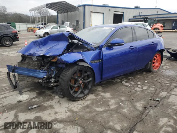 ✅ 2017 Jaguar XE 35t R-Sport • VIN: SAJAF4BV2HA971088 • Lot: 81495064. Wystawiony na Copart z przebiegiem 73 167 mil. Bezpłatny archiwum sprzedaży aukcyjnych z USA i szczegółowy raport historii pojazdu na DreamBid. Zdjęcie 1.