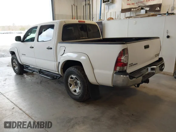 ✅ 2011 Toyota Tacoma PreRunner • VIN: 3TMJU4GN1BM121220 • Lot: 44028133. Wystawiony na IAAI z przebiegiem 97 081 mil. Bezpłatny archiwum sprzedaży aukcyjnych z USA i szczegółowy raport historii pojazdu na DreamBid. Zdjęcie 3.