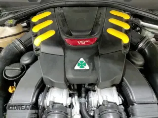 ✅ 2017 Alfa Romeo Giulia • VIN: ZARFAEAV6H7550942 • Lot: 48866585. Wystawiony na Copart z przebiegiem 25 634 mil. Bezpłatny archiwum sprzedaży aukcyjnych z USA i szczegółowy raport historii pojazdu na DreamBid. Zdjęcie 14.