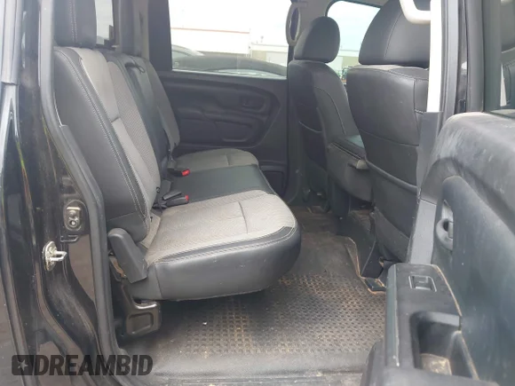 ✅ 2019 Nissan Titan S • VIN: 1N6AA1EK9KN515700 • Lot: 45052053. Wystawiony na IAAI z przebiegiem 139 556 mil. Bezpłatny archiwum sprzedaży aukcyjnych z USA i szczegółowy raport historii pojazdu na DreamBid. Zdjęcie 8.