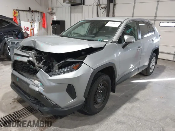 ✅ 2022 Toyota RAV4 LE • VIN: 2T3G1RFV0NW285790 • Lot: 44085748. Wystawiony na IAAI z przebiegiem 172 699 mil. Bezpłatny archiwum sprzedaży aukcyjnych z USA i szczegółowy raport historii pojazdu na DreamBid. Zdjęcie 2.