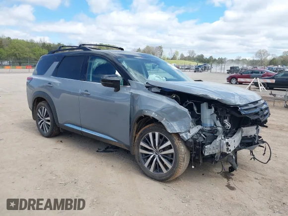 ✅ 2022 Nissan Pathfinder Platinum • VIN: 5N1DR3DK1NC204392 • Lot: 44676369. Wystawiony na IAAI z przebiegiem 64 057 mil. Bezpłatny archiwum sprzedaży aukcyjnych z USA i szczegółowy raport historii pojazdu na DreamBid. Zdjęcie 1.