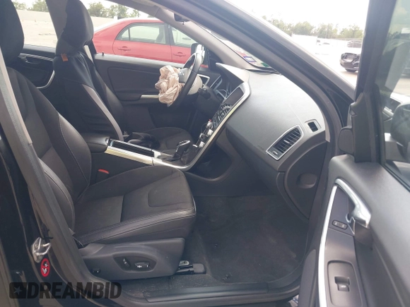 ✅ 2016 Volvo XC60 T5 Drive-E • VIN: YV440MDJXG2849611 • Lot: 43415182. Wystawiony na IAAI z przebiegiem 74 034 mil. Bezpłatny archiwum sprzedaży aukcyjnych z USA i szczegółowy raport historii pojazdu na DreamBid. Zdjęcie 5.