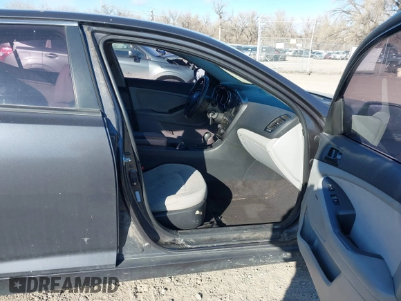✅ 2011 Kia Optima LX • VIN: KNAGM4A76B5128512 • Lot: 44219461. Wystawiony na IAAI z przebiegiem 124 605 mil. Bezpłatny archiwum sprzedaży aukcyjnych z USA i szczegółowy raport historii pojazdu na DreamBid. Zdjęcie 5.