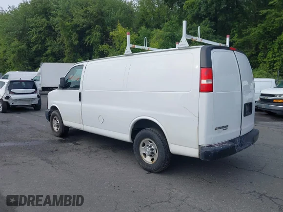 ✅ 2016 Chevrolet Express Cargo • VIN: 1GCWGAFFXG1148314 • Лот: 42993018. Опубліковано раніше на IAAI з пробігом 113 181 миль. Безкоштовний доступ до архіву аукціонних продажів зі США та докладний звіт про історію автомобіля на DreamBid. Зображення 3.
