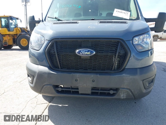 ✅ 2021 Ford Transit Cargo • VIN: 1FTBR3X83MKA53524 • Lot: 44603423. Wystawiony na IAAI z przebiegiem 118 925 mil. Bezpłatny archiwum sprzedaży aukcyjnych z USA i szczegółowy raport historii pojazdu na DreamBid. Zdjęcie 6.