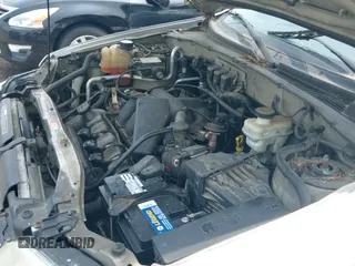 ✅ 2005 Mercury Mariner Luxury • VIN: 4M2CU57135DJ23718 • Lot: 42441869. Wystawiony na IAAI z przebiegiem 179 378 mil. Bezpłatny archiwum sprzedaży aukcyjnych z USA i szczegółowy raport historii pojazdu na DreamBid. Zdjęcie 20.