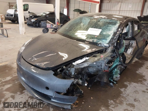 ✅ 2023 Tesla Model 3 Performance • VIN: 5YJ3E1EC1PF709507 • Lot: 44919107. Wystawiony na IAAI z przebiegiem Nie podano. Bezpłatny archiwum sprzedaży aukcyjnych z USA i szczegółowy raport historii pojazdu na DreamBid. Zdjęcie 6.