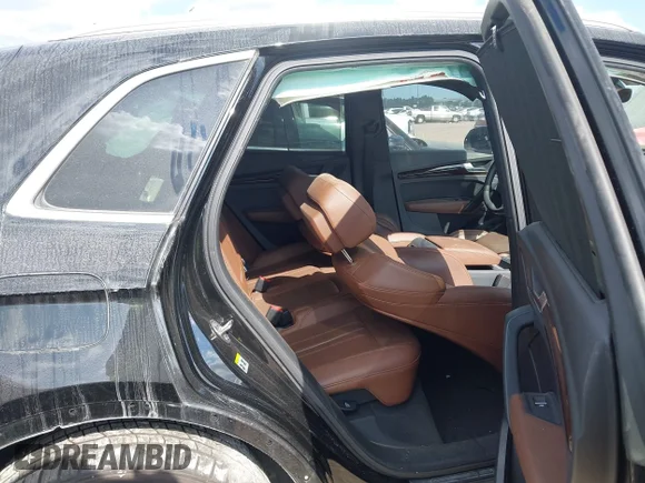 ✅ 2018 Audi Q5 Premium Plus • VIN: WA1BNAFY9J2213199 • Lot: 44722516. Wystawiony na IAAI z przebiegiem Nie podano. Bezpłatny archiwum sprzedaży aukcyjnych z USA i szczegółowy raport historii pojazdu na DreamBid. Zdjęcie 8.