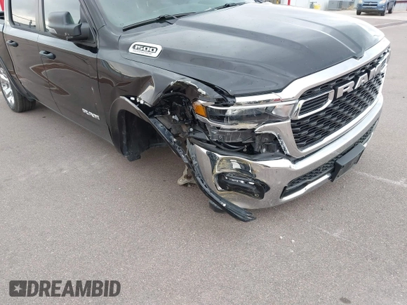 ✅ 2026 Ram 1500 Big Horn • VIN: 3C6SRFFP5T4159787 • Lot: 45026276. Wystawiony na IAAI z przebiegiem 9 787 mil. Bezpłatny archiwum sprzedaży aukcyjnych z USA i szczegółowy raport historii pojazdu na DreamBid. Zdjęcie 6.