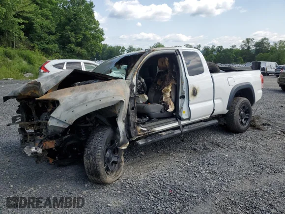 ✅ 2019 Toyota Tacoma SR5 • VIN: 5TFSZ5AN8KX200172 • Лот: 61977585. Опубликован ранее на Copart с пробегом Не указан. Бесплатный доступ к архиву аукционных продаж из США и подробный отчёт об истории автомобиля на DreamBid. Изображение 1.