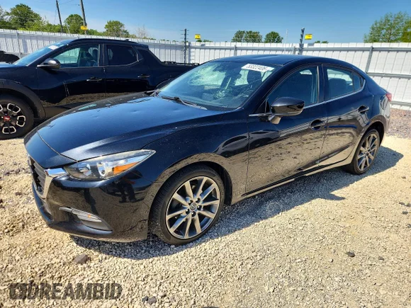 ✅ 2018 Mazda 3 Touring • VIN: 3MZBN1V33JM215399 • Lot: 53322406. Wystawiony na Copart z przebiegiem 94 040 mil. Bezpłatny archiwum sprzedaży aukcyjnych z USA i szczegółowy raport historii pojazdu na DreamBid. Zdjęcie 1.