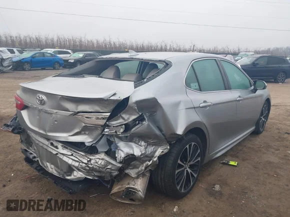 ✅ 2019 Toyota Camry LE • VIN: 4T1B11HK8KU843467 • Lot: 44121046. Wystawiony na IAAI z przebiegiem 132 304 mil. Bezpłatny archiwum sprzedaży aukcyjnych z USA i szczegółowy raport historii pojazdu na DreamBid. Zdjęcie 6.