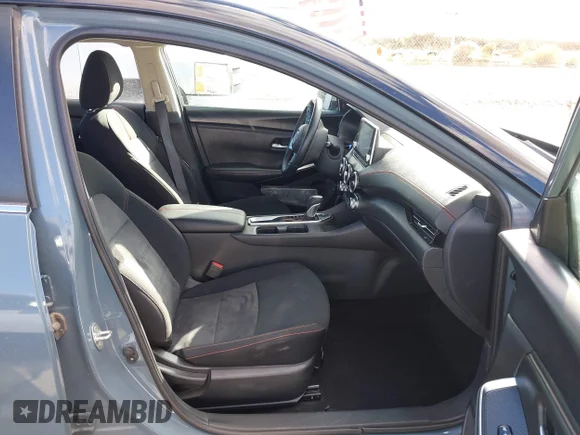 ✅ 2024 Nissan Sentra SR • VIN: 3N1AB8DV9RY240785 • Lot: 44082889. Wystawiony na IAAI z przebiegiem 20 846 mil. Bezpłatny archiwum sprzedaży aukcyjnych z USA i szczegółowy raport historii pojazdu na DreamBid. Zdjęcie 5.