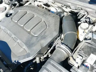 ✅ 2022 Volkswagen Golf R • VIN: WVWFB7CD5NW120568 • Lot: 43450750. Wystawiony na IAAI z przebiegiem 33 548 mil. Bezpłatny archiwum sprzedaży aukcyjnych z USA i szczegółowy raport historii pojazdu na DreamBid. Zdjęcie 19.