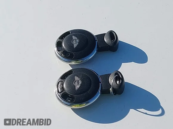 ✅ 2013 MINI Roadster S • VIN: WMWSY3C58DT565849 • Лот: 41644818. Опубликован ранее на IAAI с пробегом 131 196 миль. Бесплатный доступ к архиву аукционных продаж из США и подробный отчёт об истории автомобиля на DreamBid. Изображение 11.