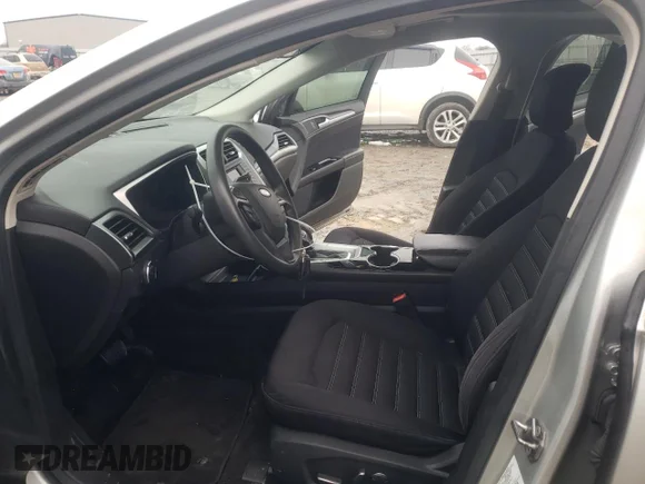 ✅ 2015 Ford Fusion SE • VIN: 3FA6P0H70FR179923 • Lot: 71014262. Wystawiony na Copart z przebiegiem 123 455 mil. Bezpłatny archiwum sprzedaży aukcyjnych z USA i szczegółowy raport historii pojazdu na DreamBid. Zdjęcie 7.
