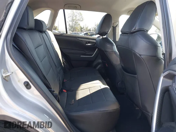 ✅ 2020 Toyota RAV4 XLE • VIN: 2T3W1RFV9LW087203 • Lot: 41310889. Listed on IAAI with 39,753 mi. Free auction sales archive from the USA and detailed vehicle history report at DreamBid. Image 8.