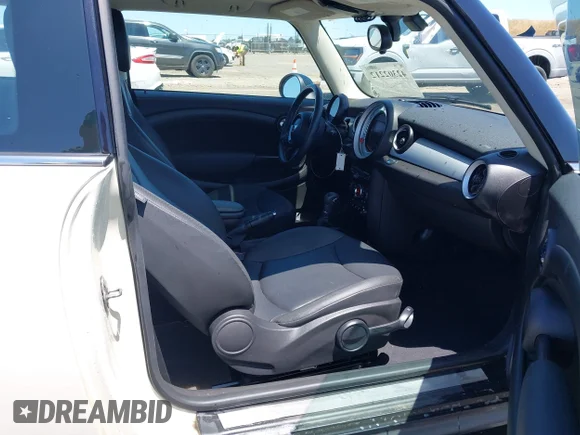 ✅ 2013 MINI Hardtop • VIN: WMWSU3C59DT544374 • Лот: 42302212. Опубликован ранее на IAAI с пробегом 76 856 миль. Бесплатный доступ к архиву аукционных продаж из США и подробный отчёт об истории автомобиля на DreamBid. Изображение 5.
