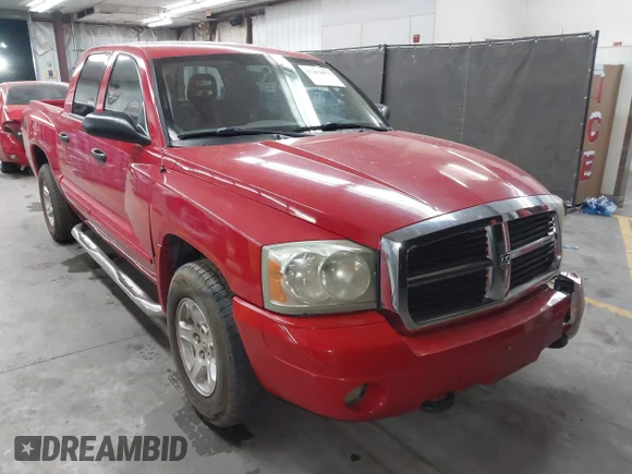 ✅ 2005 Dodge Dakota SLT • VIN: 1D7HW48N15S102336 • Лот: 43283073. Опубліковано раніше на IAAI з пробігом 171 893 миль. Безкоштовний доступ до архіву аукціонних продажів зі США та докладний звіт про історію автомобіля на DreamBid. Зображення 1.