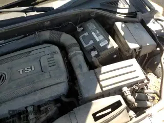 ✅ 2017 Volkswagen Passat S • VIN: 1VWAT7A3XHC053602 • Лот: 84478015. Опубликован ранее на Copart с пробегом 108 256 миль. Бесплатный доступ к архиву аукционных продаж из США и подробный отчёт об истории автомобиля на DreamBid. Изображение 13.