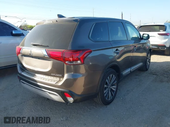 ✅ 2019 Mitsubishi Outlander SE • VIN: JA4AD3A38KZ007290 • Lot: 44648833. Wystawiony na IAAI z przebiegiem 228 817 mil. Bezpłatny archiwum sprzedaży aukcyjnych z USA i szczegółowy raport historii pojazdu na DreamBid. Zdjęcie 4.