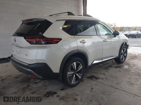 ✅ 2023 Nissan Rogue SL • VIN: 5N1BT3CA3PC813178 • Lot: 43657138. Wystawiony na IAAI z przebiegiem 38 810 mil. Bezpłatny archiwum sprzedaży aukcyjnych z USA i szczegółowy raport historii pojazdu na DreamBid. Zdjęcie 4.