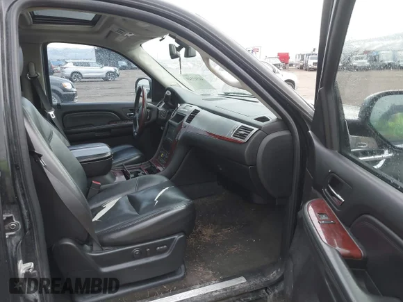 ✅ 2007 Cadillac Escalade • VIN: 1GYFK63837R335391 • Лот: 41841549. Опубликован ранее на IAAI с пробегом 242 187 миль. Бесплатный доступ к архиву аукционных продаж из США и подробный отчёт об истории автомобиля на DreamBid. Изображение 5.