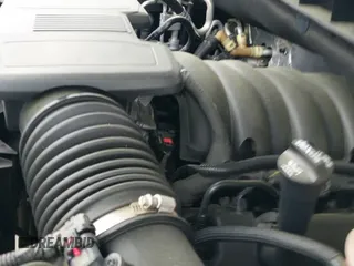 ✅ 2022 GMC Yukon XL SLE • VIN: 1GKS1FKD1NR320654 • Lot: 41922000. Wystawiony na IAAI z przebiegiem 92 121 mil. Bezpłatny archiwum sprzedaży aukcyjnych z USA i szczegółowy raport historii pojazdu na DreamBid. Zdjęcie 19.