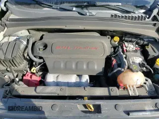 ✅ 2019 Jeep Renegade Sport • VIN: ZACNJBAB0KPJ77043 • Lot: 42437145. Wystawiony na Copart z przebiegiem 86 770 mil. Bezpłatny archiwum sprzedaży aukcyjnych z USA i szczegółowy raport historii pojazdu na DreamBid. Zdjęcie 14.