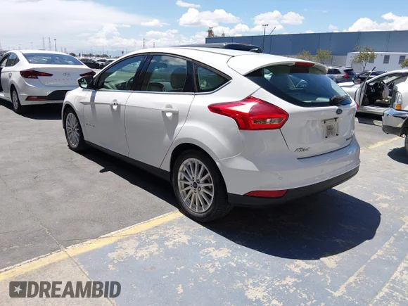 ✅ 2018 Ford Focus Electric • VIN: 1FADP3R45JL296112 • Lot: 45242410. Wystawiony na IAAI z przebiegiem 7 867 mil. Bezpłatny archiwum sprzedaży aukcyjnych z USA i szczegółowy raport historii pojazdu na DreamBid. Zdjęcie 3.