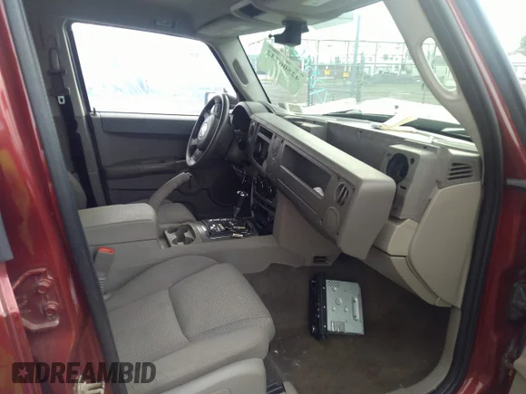 ✅ 2007 Jeep Commander Sport • VIN: 1J8HG48N17C550251 • Лот: 42506732. Опубліковано раніше на IAAI з пробігом 143 329 миль. Безкоштовний доступ до архіву аукціонних продажів зі США та докладний звіт про історію автомобіля на DreamBid. Зображення 5.