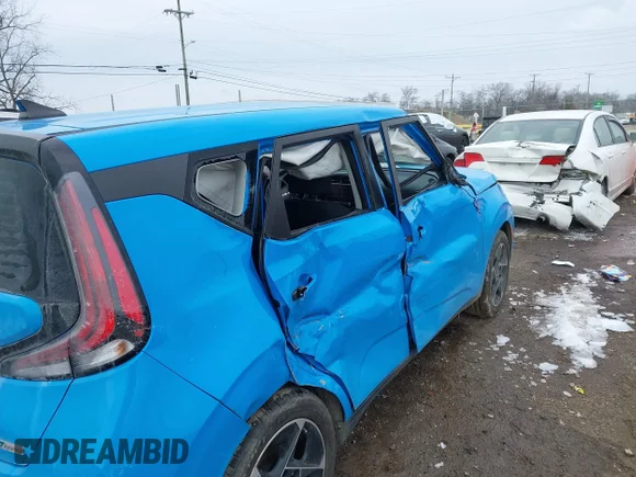 ✅ 2024 Kia Soul EX • VIN: KNDJ33AU3R7231395 • Lot: 44262662. Wystawiony na IAAI z przebiegiem 31 297 mil. Bezpłatny archiwum sprzedaży aukcyjnych z USA i szczegółowy raport historii pojazdu na DreamBid. Zdjęcie 6.