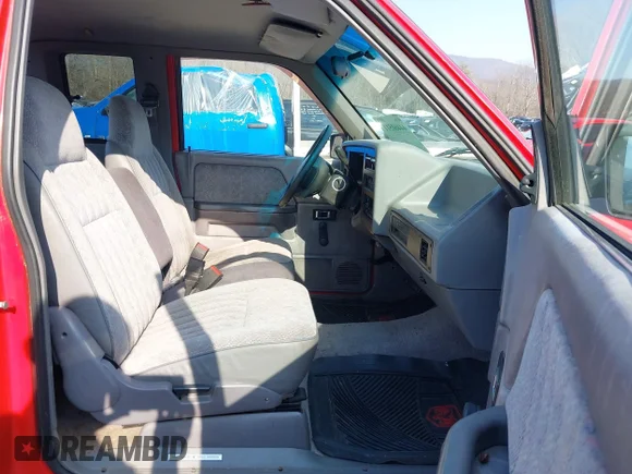 ✅ 1996 Dodge Dakota • VIN: 1B7GL23Y7TS567480 • Lot: 44460511. Wystawiony na IAAI z przebiegiem 109 989 mil. Bezpłatny archiwum sprzedaży aukcyjnych z USA i szczegółowy raport historii pojazdu na DreamBid. Zdjęcie 5.