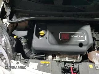 ✅ 2019 FIAT 500L Trekking • VIN: ZFBNFADH9KZ041805 • Lot: 57522175. Wystawiony na Copart z przebiegiem 22 118 mil. Bezpłatny archiwum sprzedaży aukcyjnych z USA i szczegółowy raport historii pojazdu na DreamBid. Zdjęcie 13.