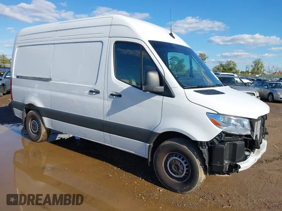 ✅ 2024 Mercedes-Benz Sprinter Cargo • VIN: W1Y4KBHY8RT194222 • Лот: 43332888. Опубликован ранее на IAAI с пробегом 2 990 миль. Бесплатный доступ к архиву аукционных продаж из США и подробный отчёт об истории автомобиля на DreamBid. Изображение 1.