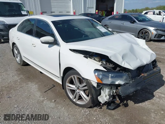 ✅ 2013 Volkswagen Passat SEL Premium • VIN: 1VWCN7A31DC108564 • Lot: 45054055. Wystawiony na IAAI z przebiegiem 183 765 mil. Bezpłatny archiwum sprzedaży aukcyjnych z USA i szczegółowy raport historii pojazdu na DreamBid. Zdjęcie 1.