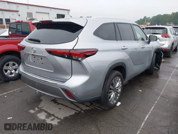 ✅ 2024 Toyota Highlander XLE • VIN: 5TDKDRBHXRS534203 • Лот: 45172691. Опубліковано раніше на IAAI з пробігом 18 239 миль. Безкоштовний доступ до архіву аукціонних продажів зі США та докладний звіт про історію автомобіля на DreamBid. Зображення 4.