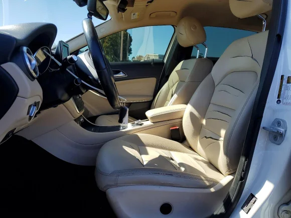 ✅ 2015 Mercedes-Benz GLA 250 • VIN: WDCTG4GB1FJ065637 • Лот: 49548356. Опубликован ранее на Copart с пробегом 188 845 миль. Бесплатный доступ к архиву аукционных продаж из США и подробный отчёт об истории автомобиля на DreamBid. Изображение 7.