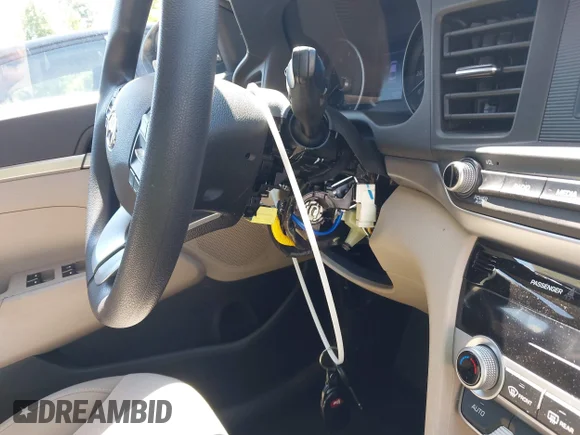 ✅ 2020 Hyundai Elantra SE • VIN: 5NPD74LF3LH534024 • Lot: 45016618. Wystawiony na IAAI z przebiegiem 45 392 mil. Bezpłatny archiwum sprzedaży aukcyjnych z USA i szczegółowy raport historii pojazdu na DreamBid. Zdjęcie 6.