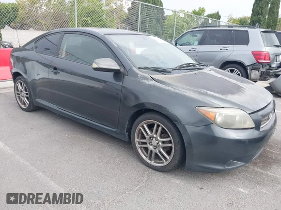 ✅ 2006 Scion tC • VIN: JTKDE177260075070 • Lot: 45387182. Wystawiony na IAAI z przebiegiem 285 365 mil. Bezpłatny archiwum sprzedaży aukcyjnych z USA i szczegółowy raport historii pojazdu na DreamBid. Zdjęcie 1.