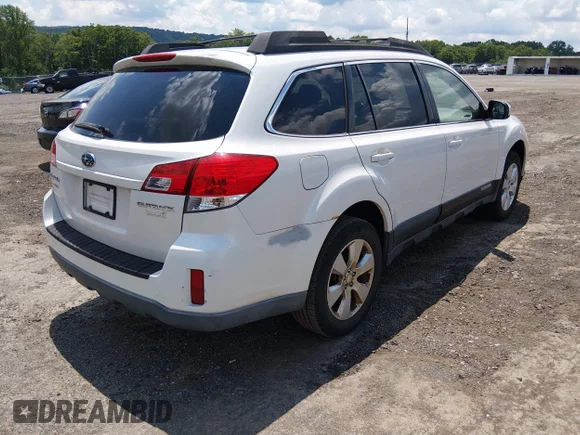 ✅ 2010 Subaru Outback Premium All-Weather Anniversary • VIN: 4S4BRBCC0A3382963 • Лот: 45493502. Опубліковано раніше на IAAI з пробігом 151 860 миль. Безкоштовний доступ до архіву аукціонних продажів зі США та докладний звіт про історію автомобіля на DreamBid. Зображення 4.