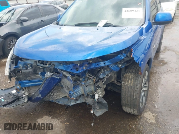 ✅ 2020 Mitsubishi Outlander ES • VIN: JA4AP3AU3LU027199 • Lot: 42609431. Wystawiony na IAAI z przebiegiem 55 168 mil. Bezpłatny archiwum sprzedaży aukcyjnych z USA i szczegółowy raport historii pojazdu na DreamBid. Zdjęcie 6.