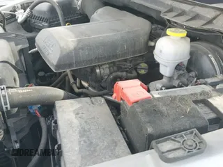 2024 Ram 1500 SLT z VIN 1C6RR7GG8RS124714, wystawiony jako IAAI lot #43207484 z przebiegiem 51 600 mil mil oraz . Historia ofert i sprzedaży dostępna na DreamBid. Obrazek 19.