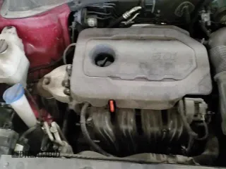 ✅ 2018 Kia Sorento LX • VIN: 5XYPGDA32JG372154 • Lot: 91921445. Wystawiony na Copart z przebiegiem 68 781 mil. Bezpłatny archiwum sprzedaży aukcyjnych z USA i szczegółowy raport historii pojazdu na DreamBid. Zdjęcie 15.