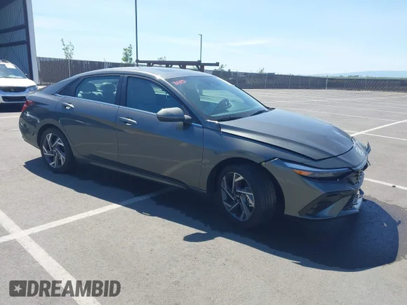 ✅ 2026 Hyundai Elantra Limited • VIN: KMHLN4DJ6TU199721 • Lot: 44797328. Wystawiony na IAAI z przebiegiem 2 369 mil. Bezpłatny archiwum sprzedaży aukcyjnych z USA i szczegółowy raport historii pojazdu na DreamBid. Zdjęcie 1.