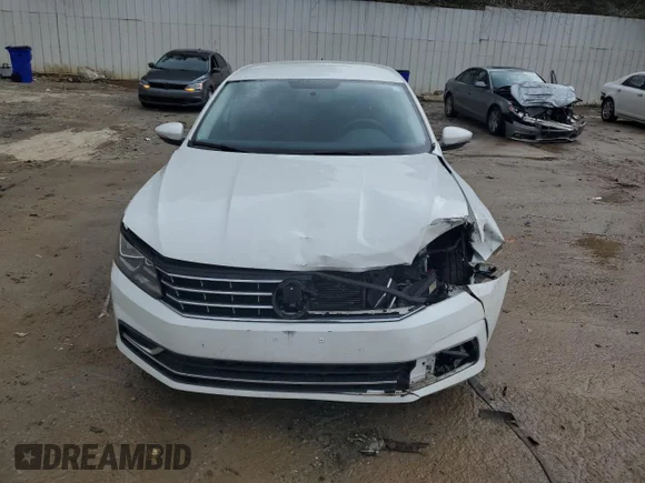✅ 2017 Volkswagen Passat S • VIN: 1VWAT7A38HC049029 • Лот: 45329563. Опубліковано раніше на Copart з пробігом 59 706 миль. Безкоштовний доступ до архіву аукціонних продажів зі США та докладний звіт про історію автомобіля на DreamBid. Зображення 5.
