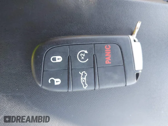 ✅ 2022 Chrysler 300 Touring • VIN: 2C3CCAAG1NH139499 • Лот: 44167906. Опубліковано раніше на IAAI з пробігом 29 685 миль. Безкоштовний доступ до архіву аукціонних продажів зі США та докладний звіт про історію автомобіля на DreamBid. Зображення 11.