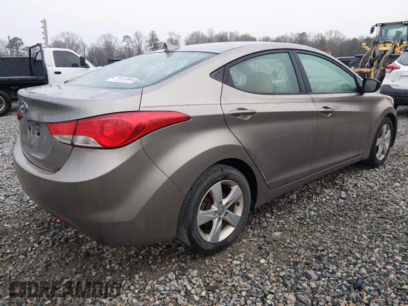 ✅ 2013 Hyundai Elantra Limited • VIN: 5NPDH4AE7DH373587 • Лот: 44550856. Опубліковано раніше на IAAI з пробігом 156 290 миль. Безкоштовний доступ до архіву аукціонних продажів зі США та докладний звіт про історію автомобіля на DreamBid. Зображення 4.